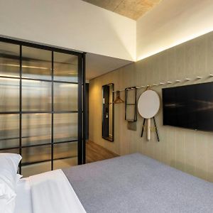 Queen Room Hearing Accessible